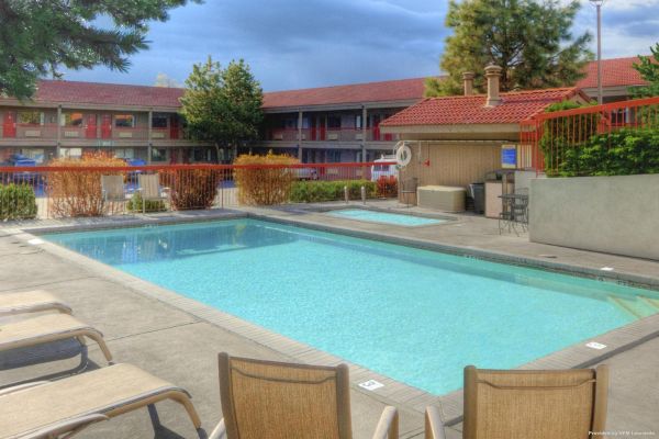 BEND THREE SISTERS INN (Bend)